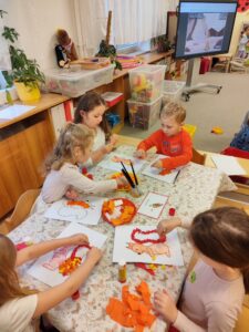 Obrázek pro příspěvek tř. Berušky – Tři oříšky pro veverku